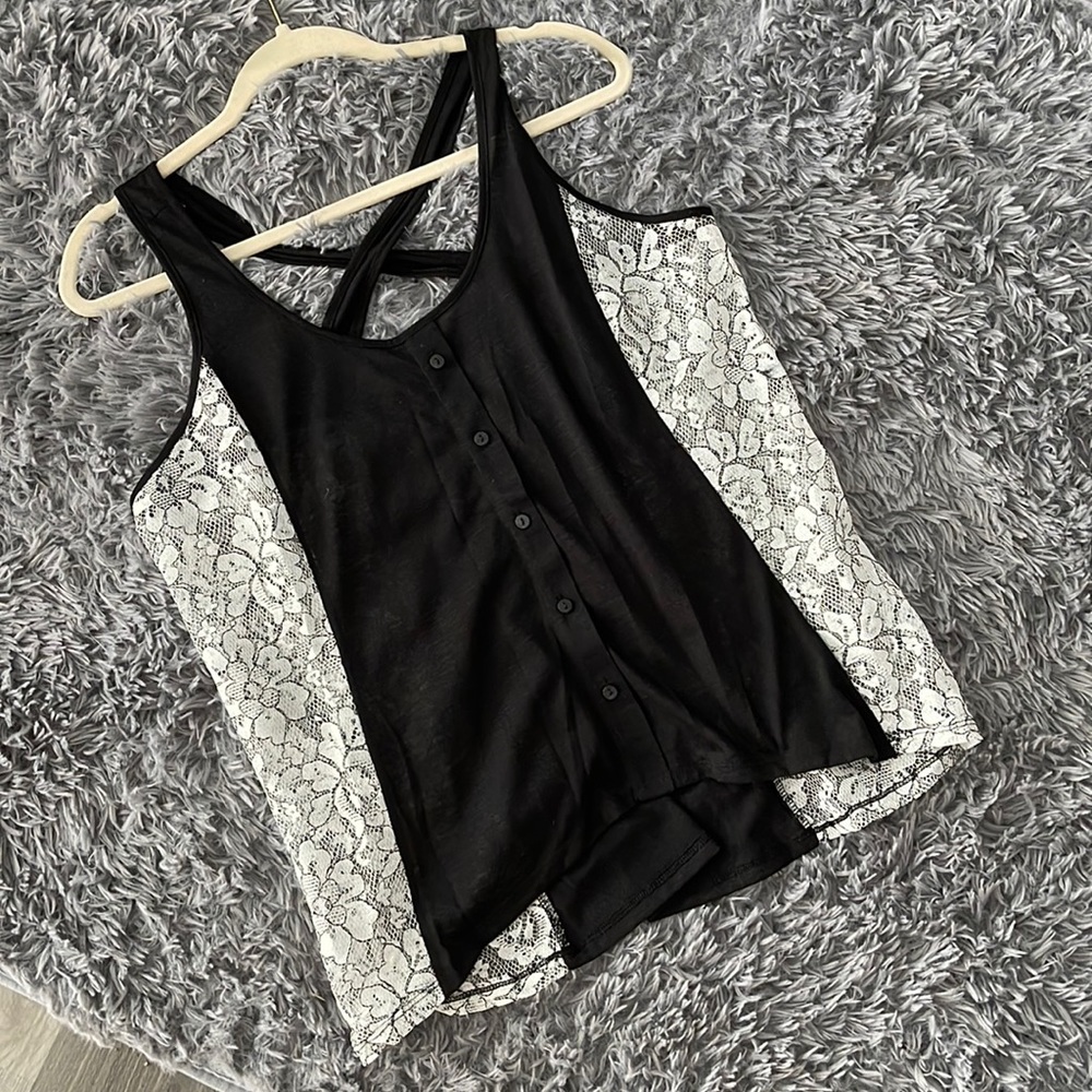 3/$24 Almost Famous top Size Lg